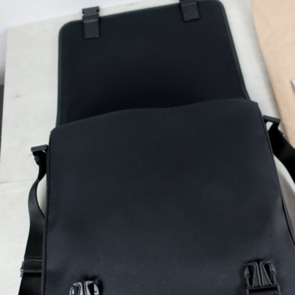 Gucci Business Bag - Picture 8 of 12